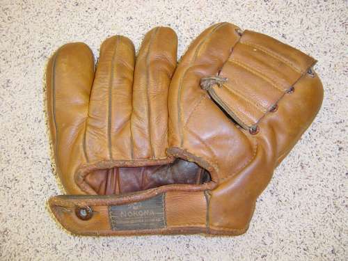 Walter Fiala Nokona G16 1 Back